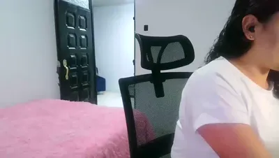 Recorded video of laurenlovelly on MyFreeCams (MFC) thumbnail