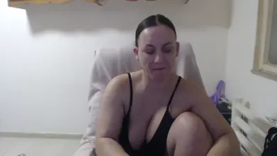 Recorded video of LiaMelanyy on MyFreeCams (MFC) thumbnail