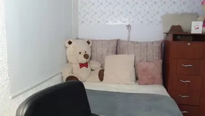 MiaLorentHott Recorded video thumbnail on MyFreeCams (MFC)