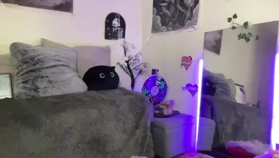 Recorded video of RileyWoods on MyFreeCams (MFC) thumbnail