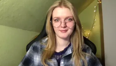MyFreeCams Lovely_Kitten thumbnail