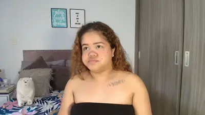 MyFreeCams LittleSophiex thumbnail